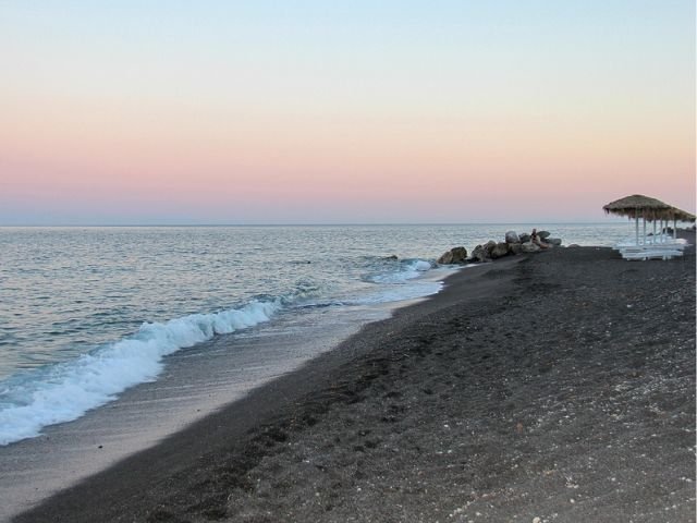 perissa beach